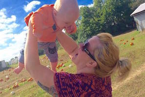 Deanna got some adorable baby pics at Gallmeyer Farms. 